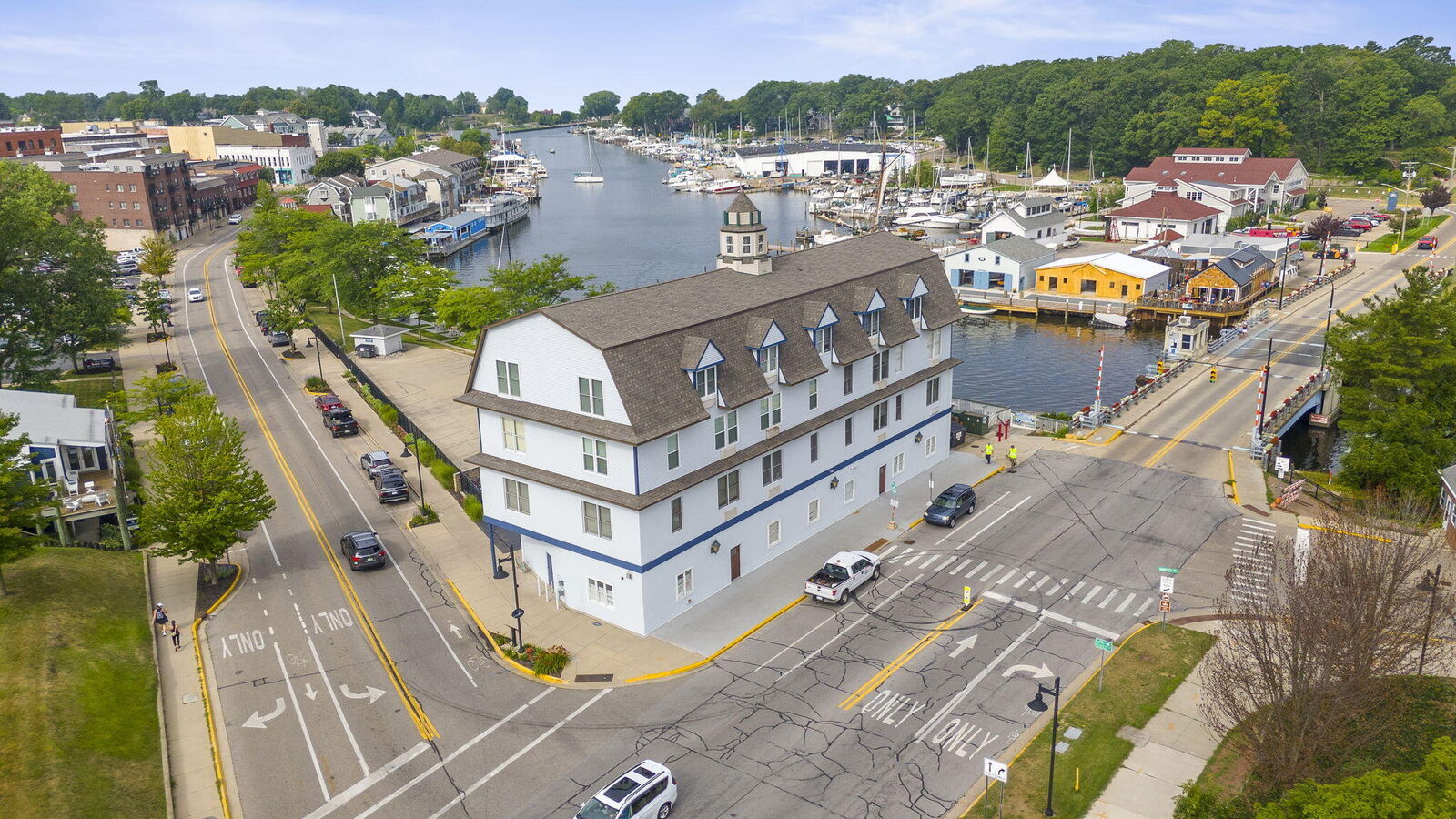 Property Photo: 532 Dyckman Avenue MI 49090