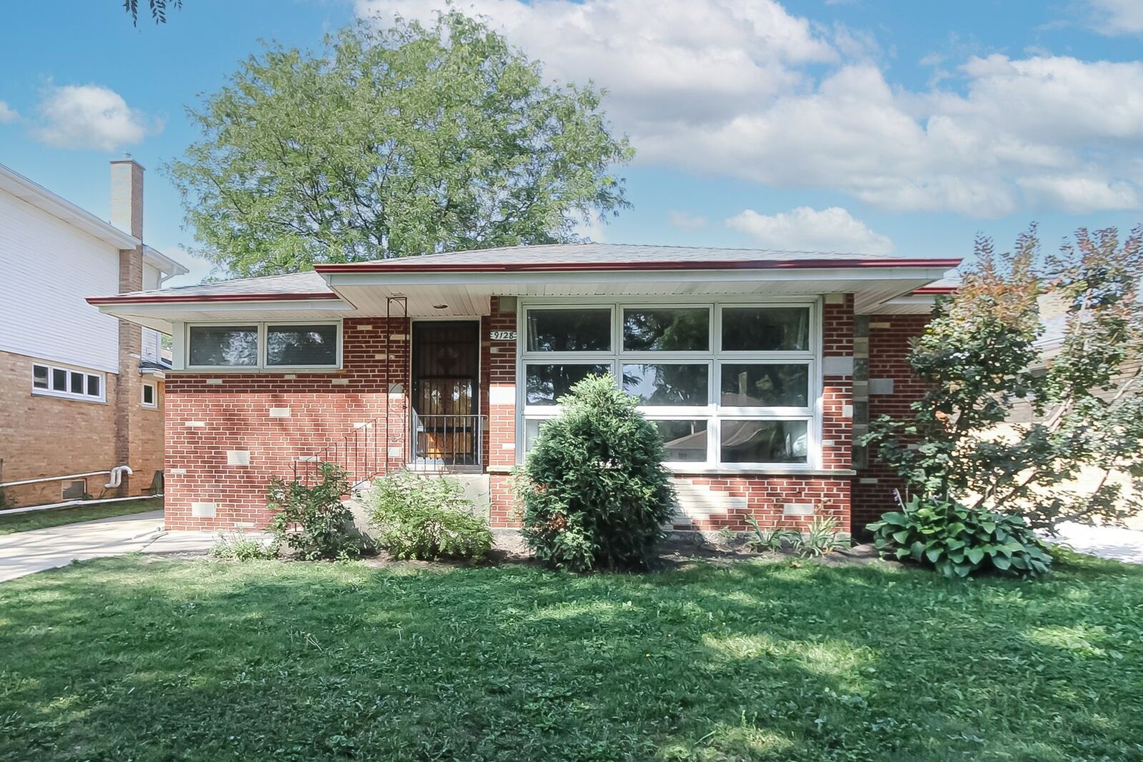 Property Photo:  9128 Birch Avenue  IL 60053 