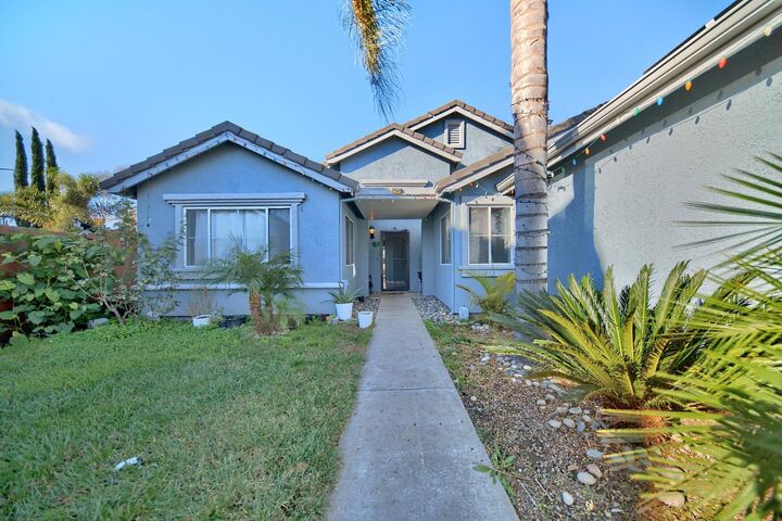 Property Photo: 1238 Woodbury Lane CA 95206