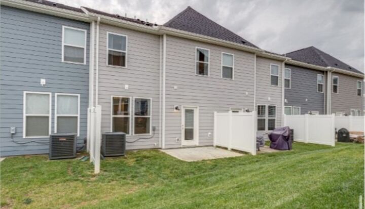 Property Photo:  305 Victoria Dr  TN 37090 