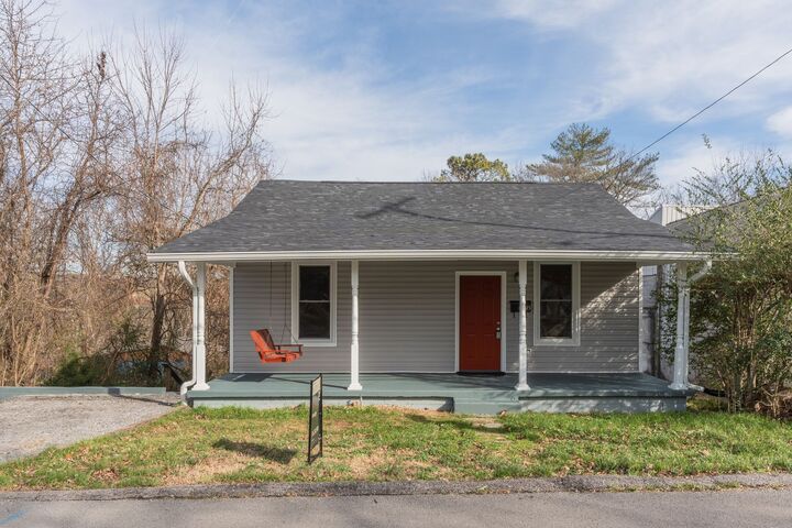 Property Photo:  68 N Main St  TN 37172 