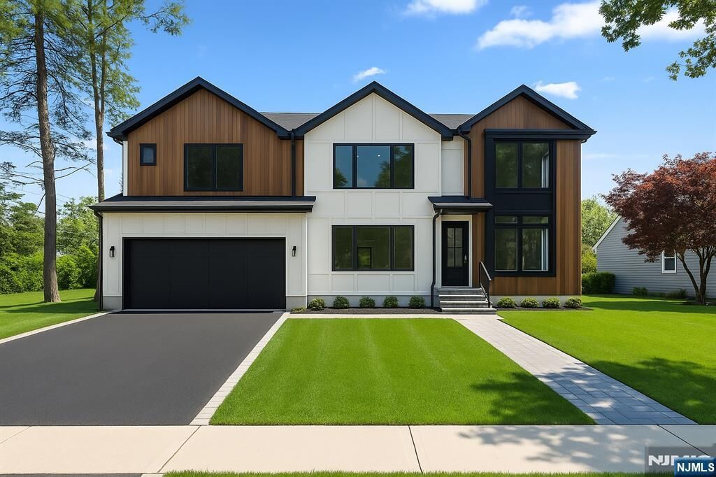 Property Photo:  33 Oliver Road  NJ 07652 