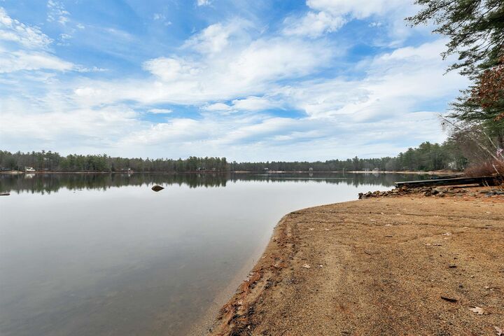 Property Photo:  6 Abbott Lane  NH 03864 