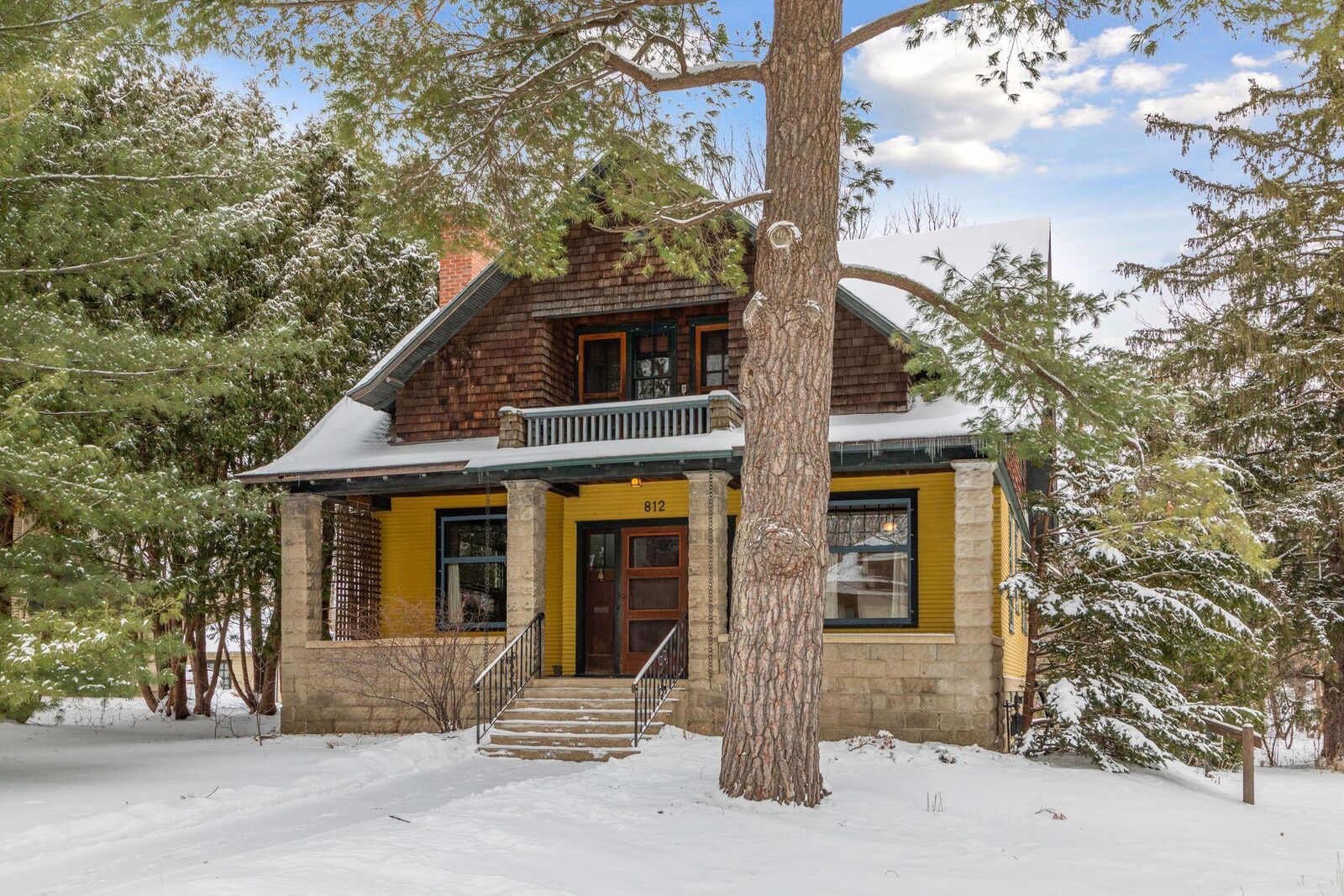 Property Photo:  812 Saint Olaf Avenue  MN 55057 