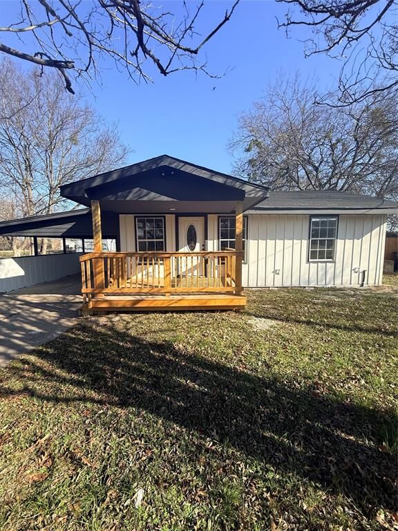 Property Photo: 107 Gunter Street TX 75169