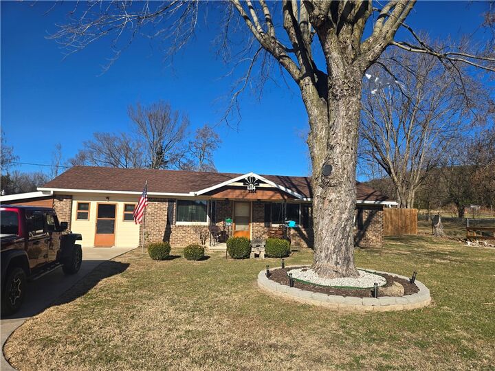 Property Photo:  1104 College Avenue  AR 72616 