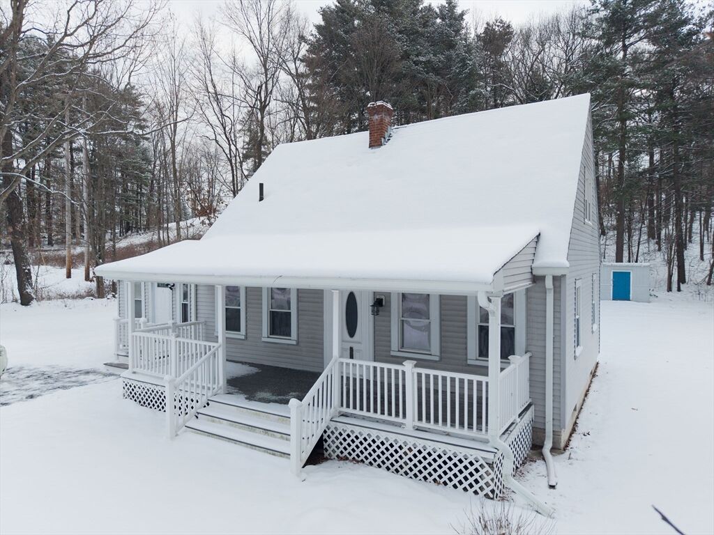 Property Photo:  1025 Mechanic Street  MA 01453 