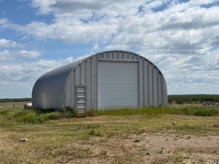 Property Photo: 83042 Twp Rd 430 AB T0B 0B0