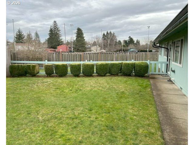 Property Photo:  1100 Sharon Loop SE  OR 97306 