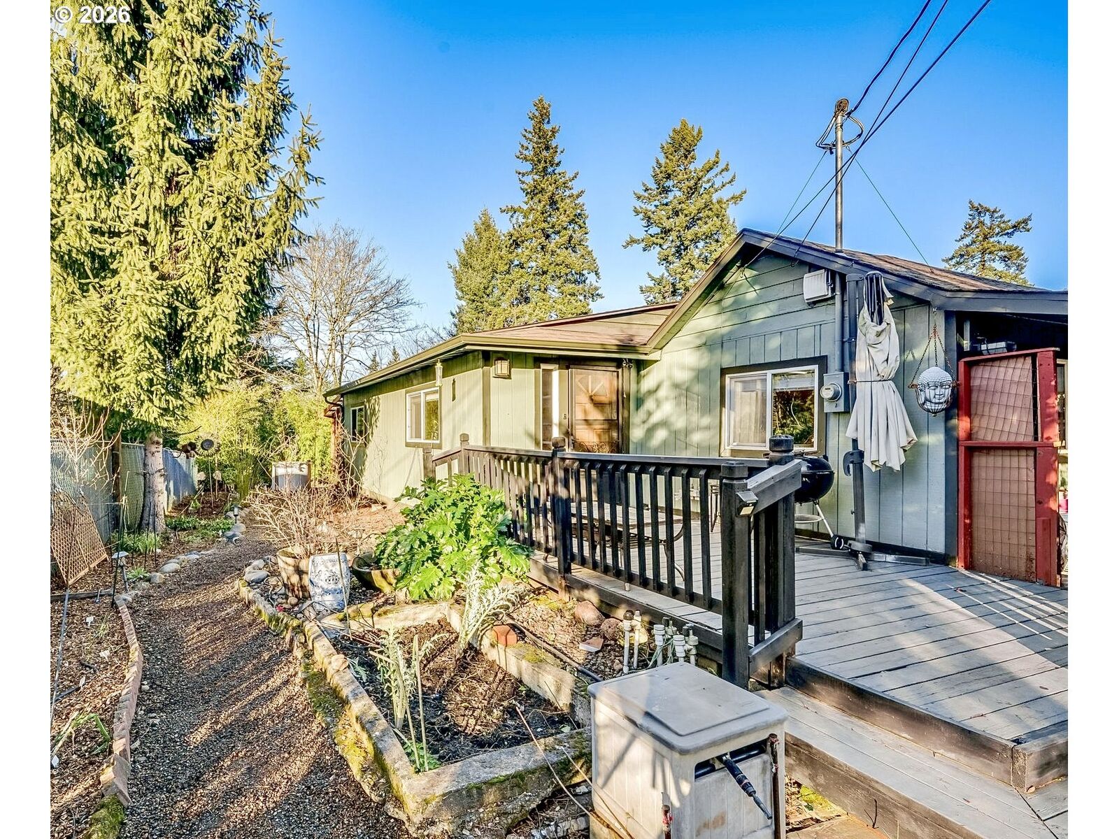 Property Photo:  11821 SE Yamhill St  OR 97216 