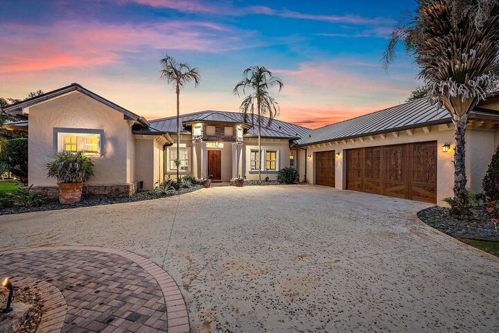 Property Photo: 709 SW Imperial Drive FL 34990