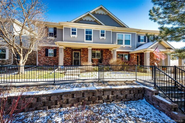 Property Photo:  1190 S Pitkin Way  CO 80017 