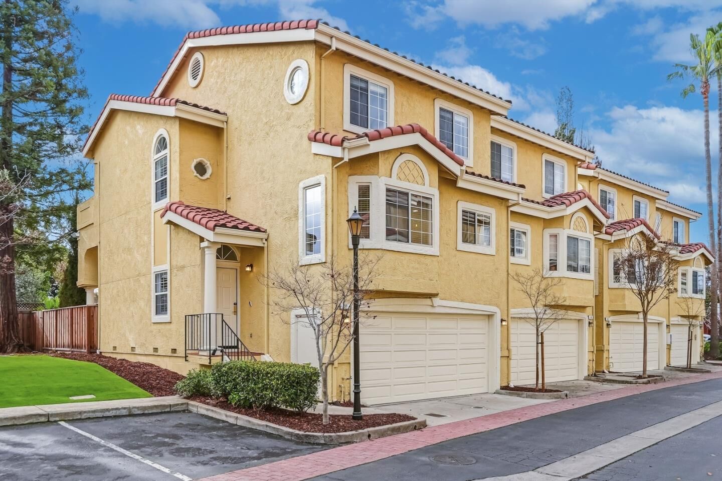 Property Photo: 91 Tyrella Court CA 94043