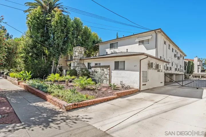 Property Photo: 393 Waldo Ave 3 CA 91101