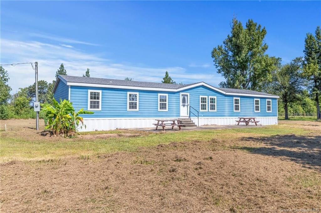 Property Photo: 334 White Oak Road LA 70657