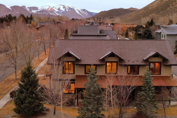 Property Photo:  610 Cd Olena Dr  ID 83333 