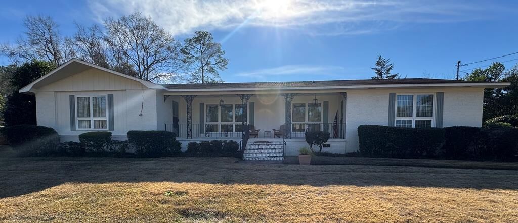 Property Photo:  2105 Stonebridge Rd  AL 36301 