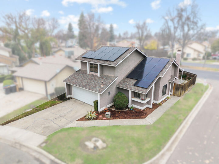 Property Photo: 932 E Babcock Avenue CA 93292