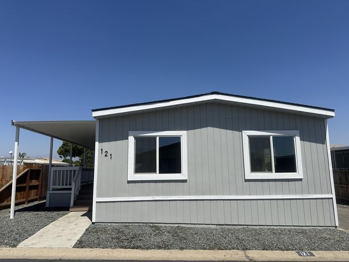 Property Photo:  720 E Worth Avenue  CA 93257 