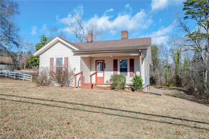 Property Photo: 2660 W Pine Street NC 27030