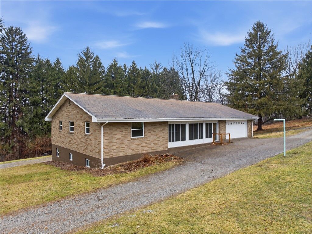 Property Photo:  353 Thompson Hill Road  PA 15001 