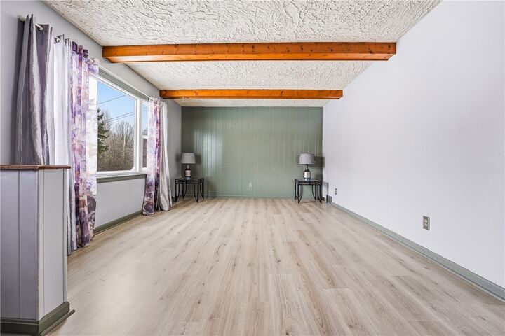 Property Photo:  745 Robertson Road  PA 16148 