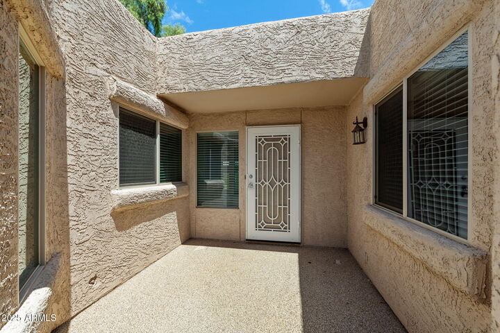 Property Photo:  747 S Arrowwood Way  AZ 85208 