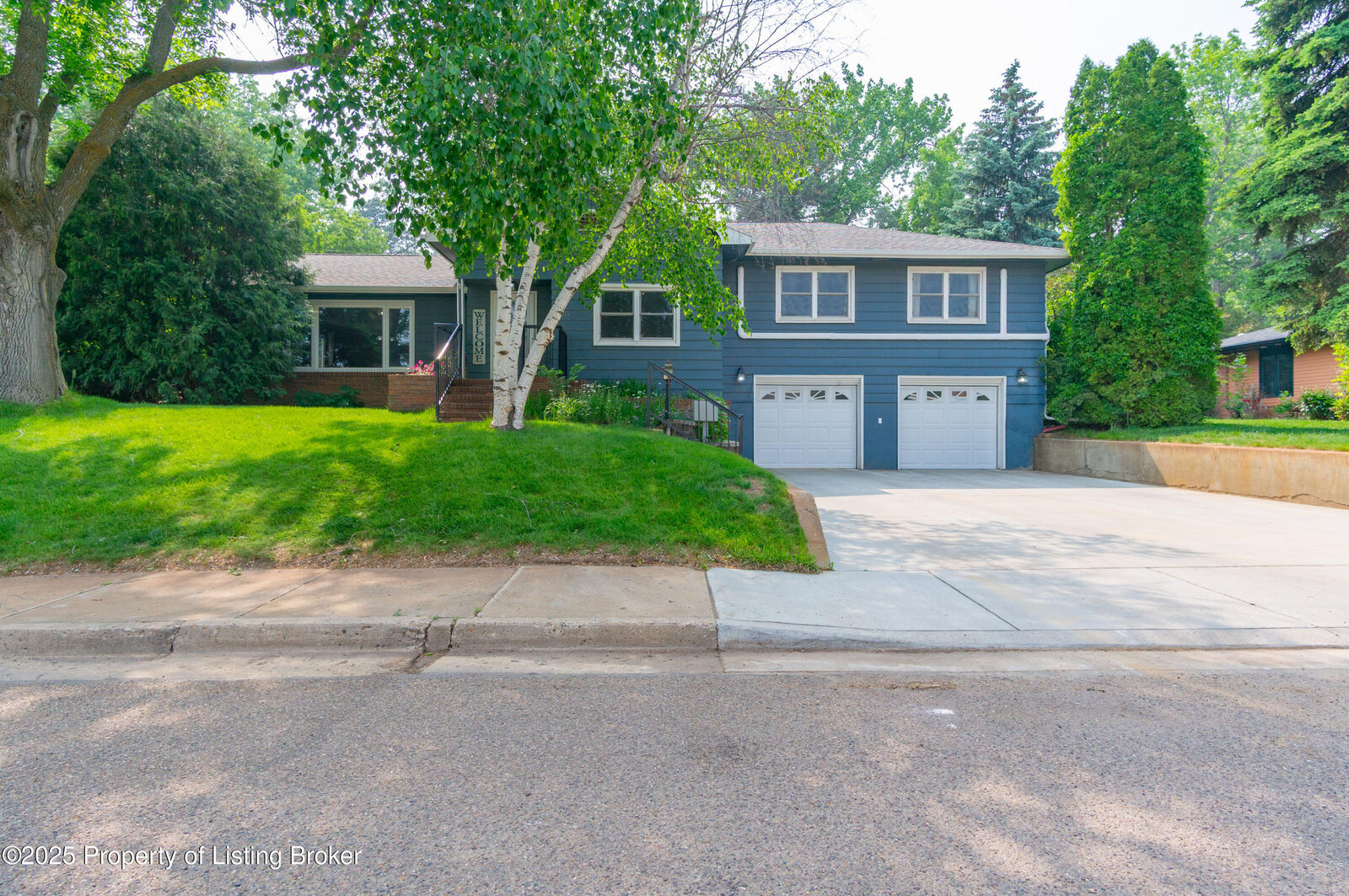 Property Photo: 1019 5th Avenue W ND 58601