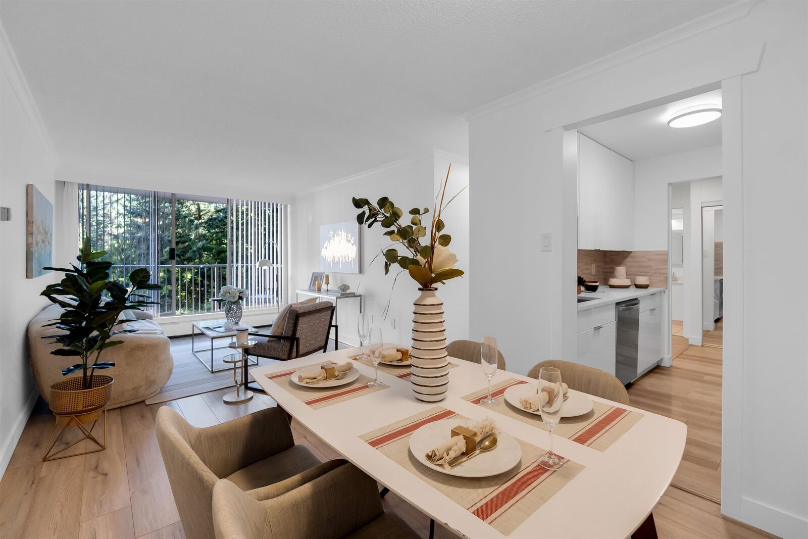 Property Photo:  2004 Fullerton Avenue 807  BC V7P 3G8 