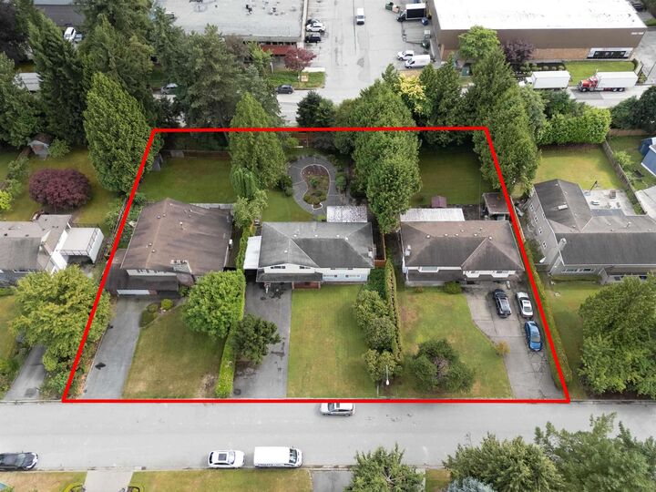 3863 Winlake Crescent — photo 1