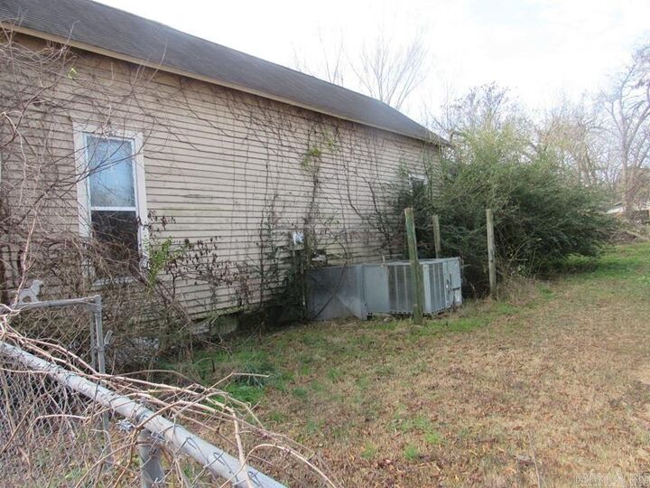 Property Photo:  318 Depot St  AR 72086 