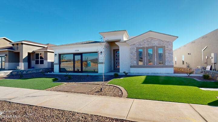 Property Photo:  900 Aircoupe Way  TX 79928 