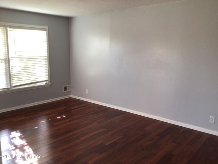 Property Photo:  9203 Windsor Park Dr  KY 40272 