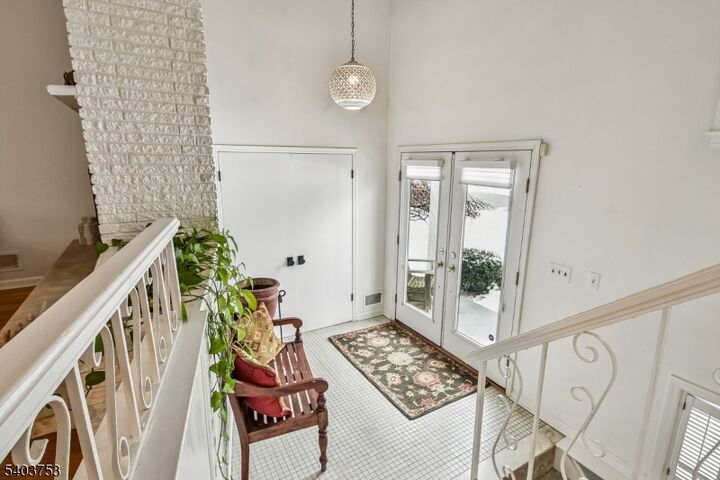 Property Photo:  4 Brandywine Ct  NJ 07076 