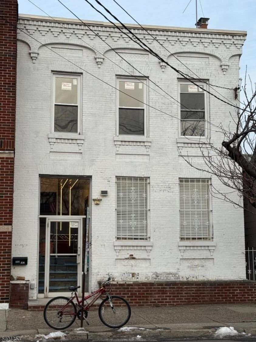 Property Photo:  1458 Main Ave 1R  NJ 07011 