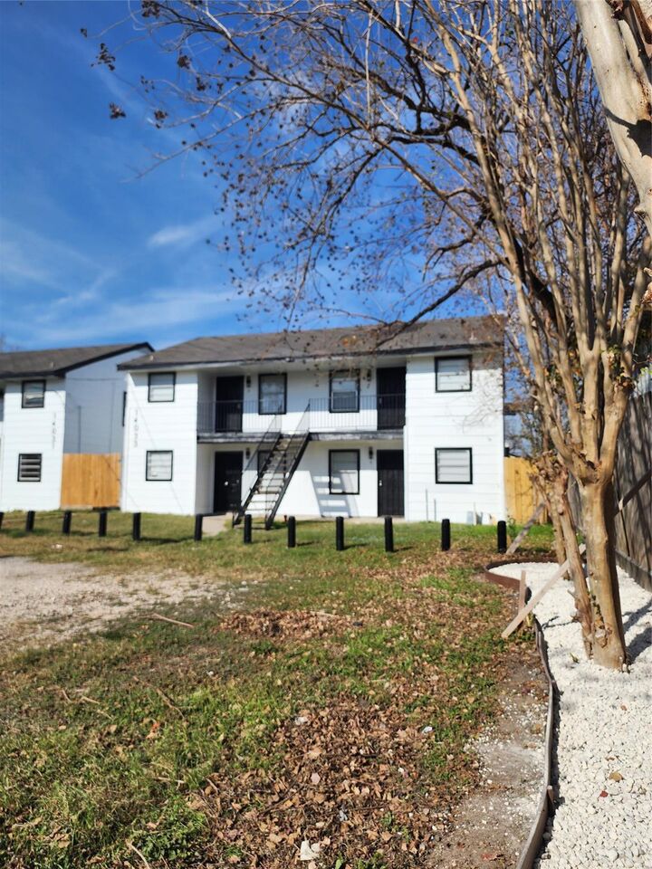 Property Photo:  14033 Garber Lane 2  TX 77015 