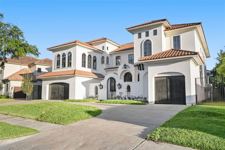 Property Photo:  4811 Braesvalley Drive  TX 77096 