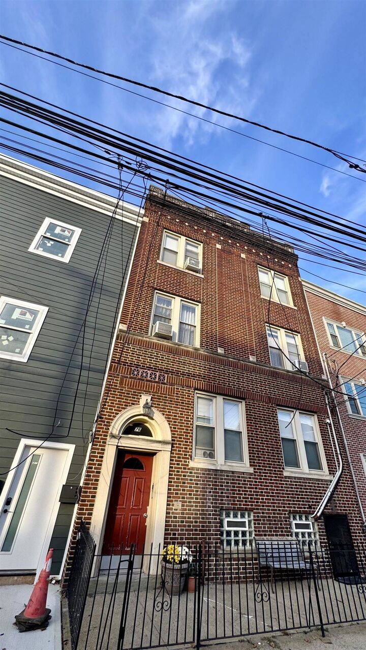 Property Photo:  76 Beacon Ave 3B  NJ 07307 