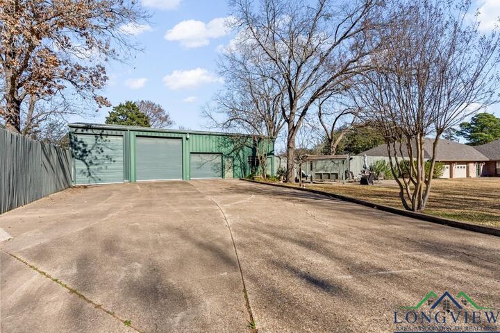 Property Photo:  106 Cheyenne Street  TX 75644 