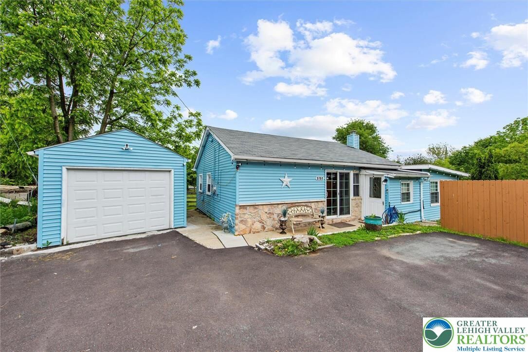 Property Photo: 5761 Chestnut Street PA 18029