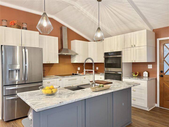 Property Photo:  509 Falmouth Street  FL 33617 