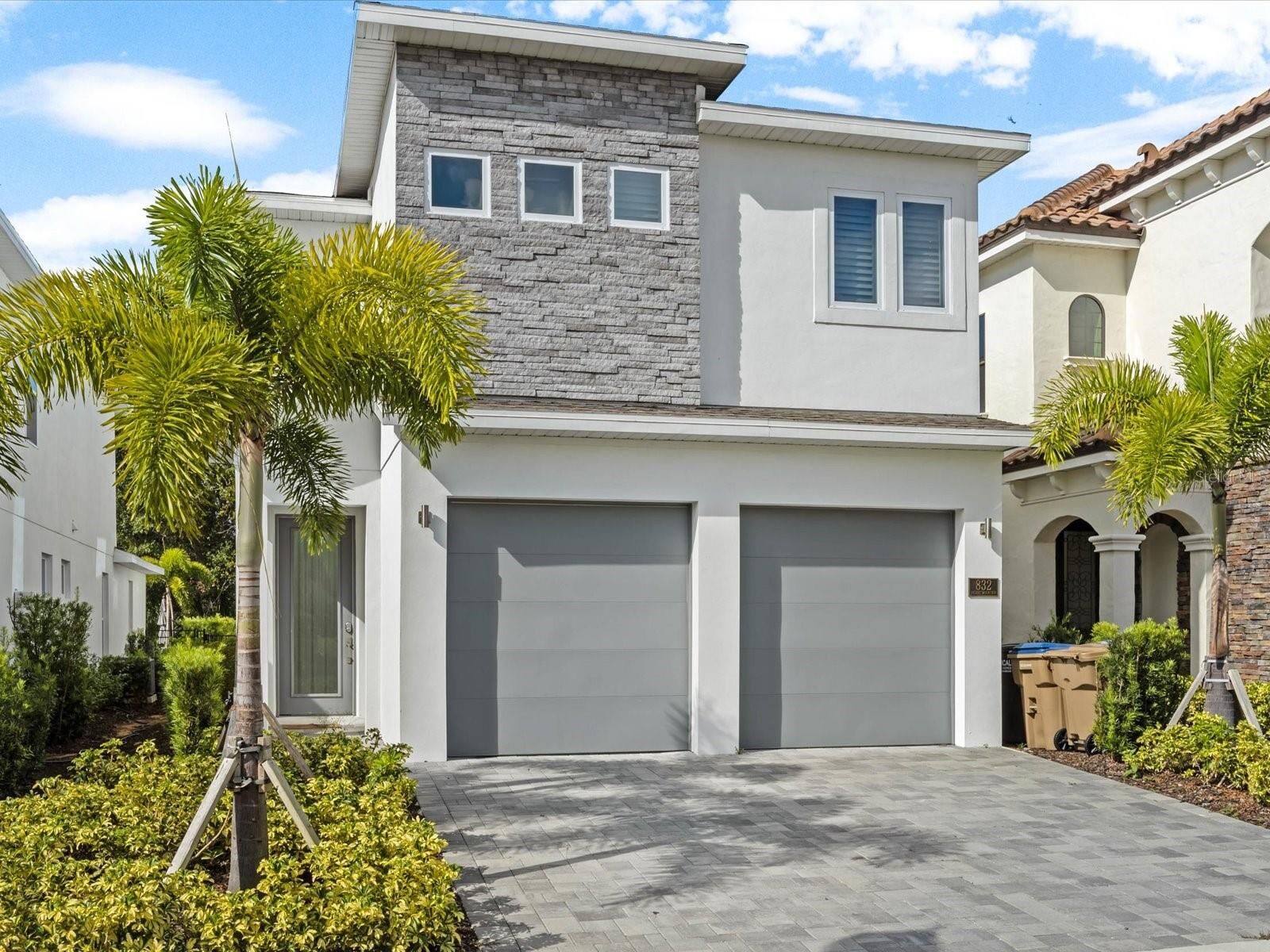 Property Photo:  832 Desert Mountain Court  FL 34747 