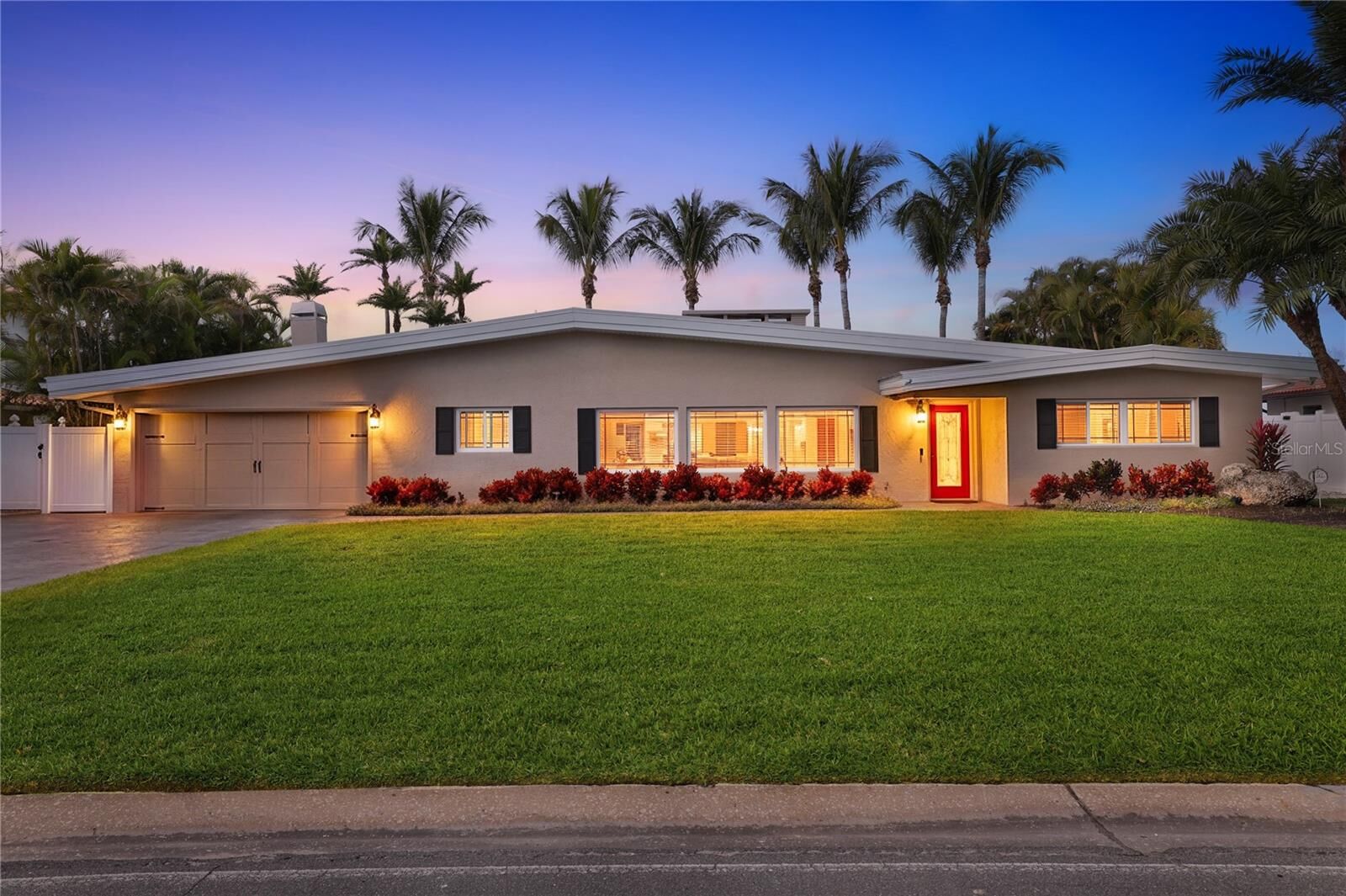 Property Photo:  225 55th Avenue  FL 33706 