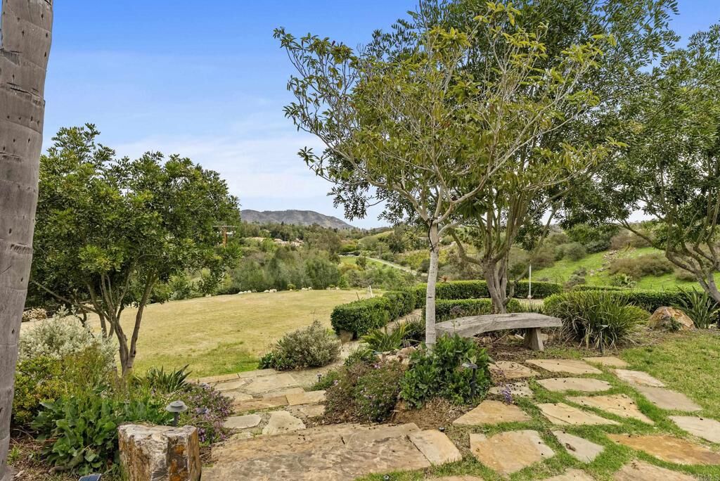 Property Photo: 7098 Via Monalex CA 92067