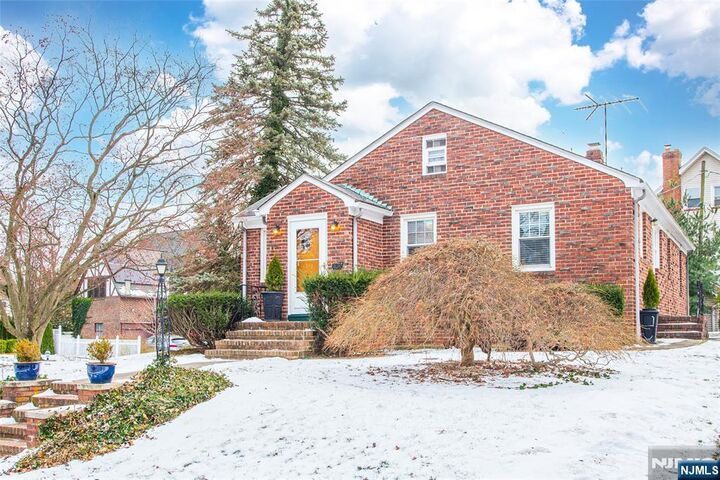 Property Photo:  408 Washington Avenue  NJ 07042 