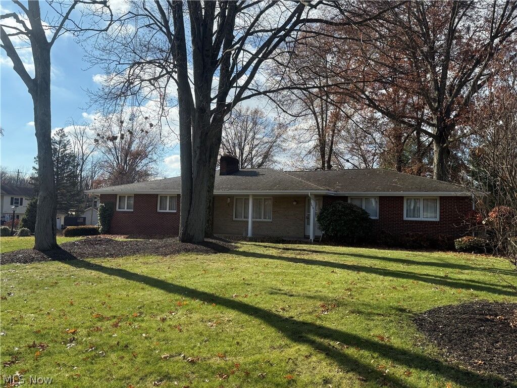 Property Photo:  2612 Frostwood Drive  OH 44515 