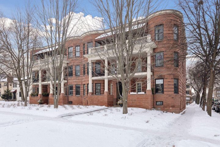 Property Photo:  672 Summit Avenue 102  MN 55105 