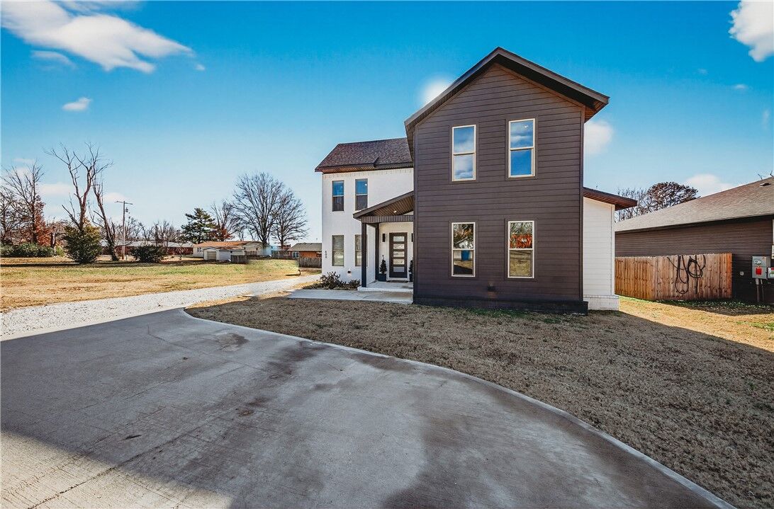 Property Photo:  609 Atlanta SE Street  AR 72736 