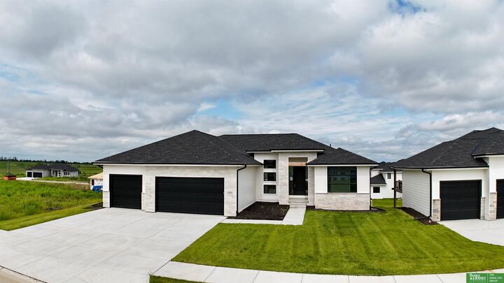 Property Photo:  5430 N 212 Avenue  NE 68022 