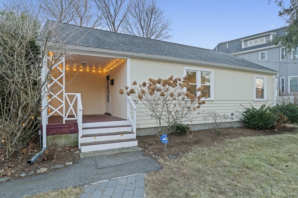 Property Photo: 52 Heatherland Rd MA 02461